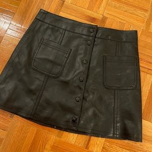 Divided black leather mini skirt, size 6